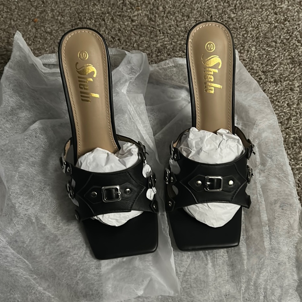 BRAND NEW beautiful inspired heels from SHEIN size 10  it’s more like a 9 1/2 ☺️